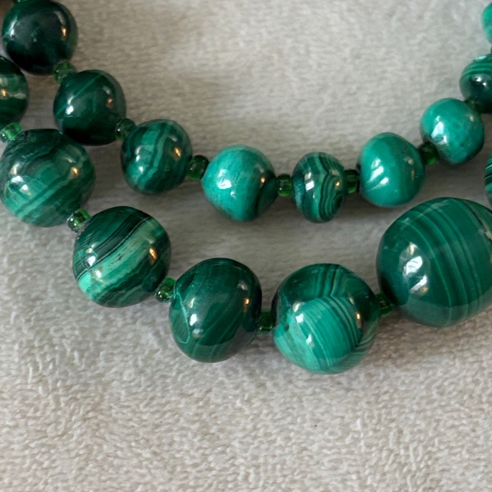 🟨Genuine Malachite Graduated Necklace, Vintage & Handmade - Picture 10 of 13